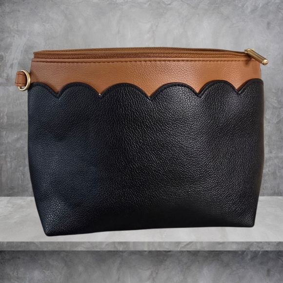 thirty-one Handbags - Thirty-One Gifts Tapered Pouch